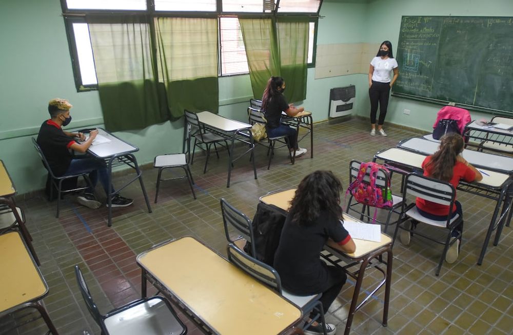 Las pruebas permiten tener un rápido resultado. En caso de dar negativo, el curso aislado preventivamente podría retomar sus actividades / Nicolás Ríos