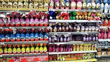 Los Andes | Si se eligen las marcas más conocidas y huevos de Pascua con decoraciones temáticas o sorpresas en su interior, el precio por kilo puede llegar a rozar los $30 mil