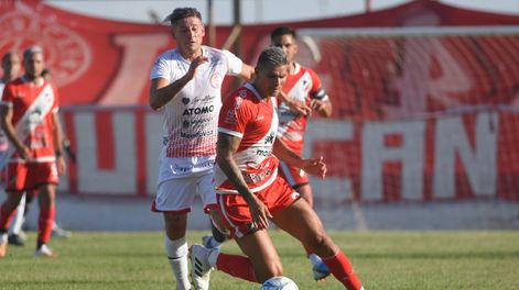 Huracan Las Heras y Deportivo Maipú, embajadores actuales del fútbol mendocino. / José Gutiérrez (Los Andes).