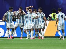 La Selección Argentina y una hazaña inolvidable: levantó la derrota, ganó 3 a 2 y sigue vivo en el Mundial