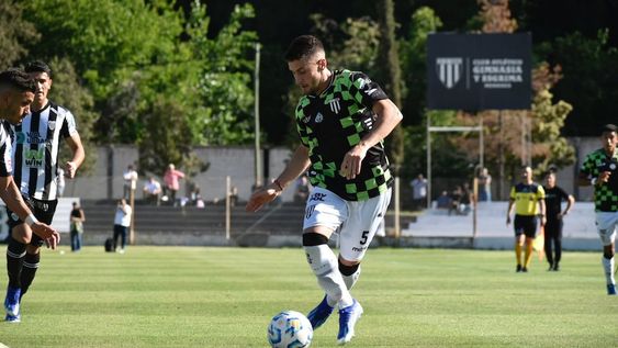 El Lobo del Parque se midió con Estudiantes de Buenos Aires por los octavoas de final del Reducido de la Primera Nacional. / Gentileza: Prensa GyE.