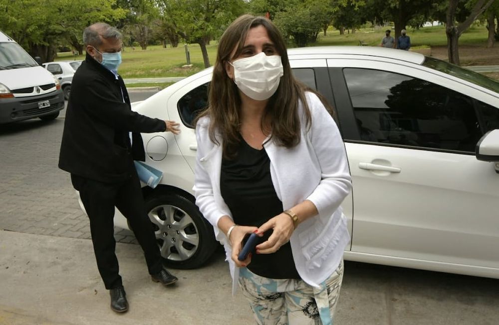 La ministra de Salud dijo que solo tres funcionarios de Mendoza han recibido dosis de la vacuna contra el coronavirus; y todos son del Ministerio de Salud. Orlando Pelichotti / Los Andes