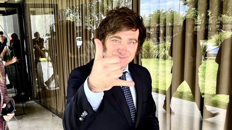 Los Andes | El Diputado Nacional, Javier Milei, quien lidera el partido político, La Libertad Avanza, brindó una conferencia en la ciudad de Río Cuarto, Córdoba, en donde también mantuvo un encuentro con los productores rurales de la zona.