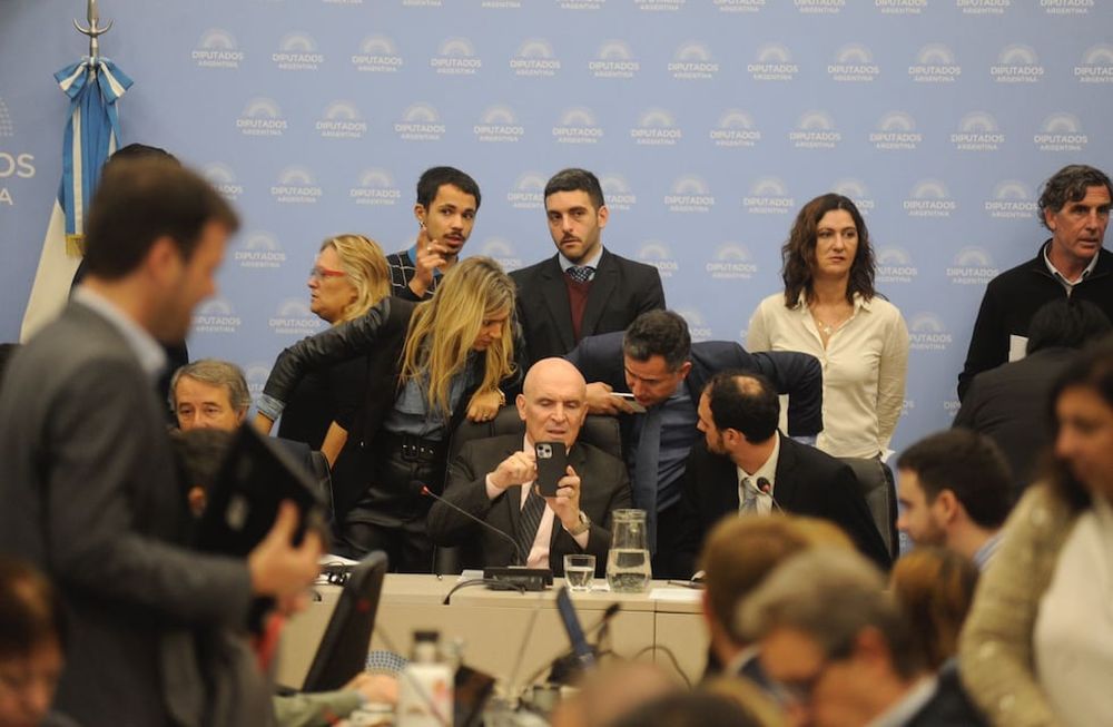 Plenario de las comisiones de Legislación General, Presupuesto y Asuntos Constitucionales para tratar las modificaciones a la Ley Bases.  (Federico López Claro)