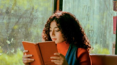 estudios muestran que los adultos que leian novelas de ficcion estaban mejorando una habilidad muy valiosa