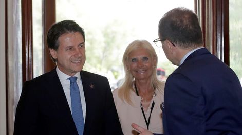 Renuncia el primer ministro de Italia y abre paso a la incertidumbre - Por Jason  Horowitz