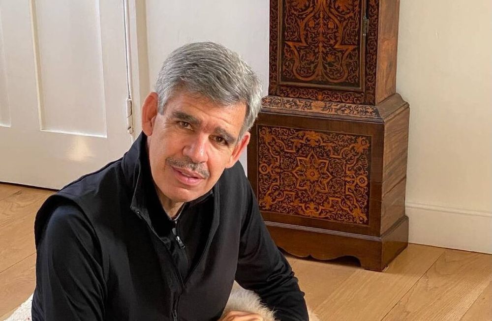 Es asesor económico y jefe de Allianz, la matriz corporativa de PIMCO, donde anteriormente se desempeñó como director ejecutivo y codirector de inversiones.