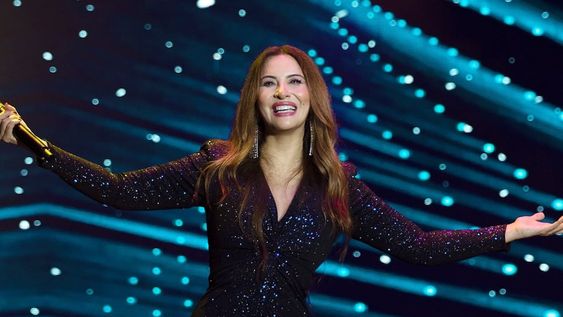 La intérprete chilena regresa con su tour internacional para revivir los hit románticos y nuevas canciones.