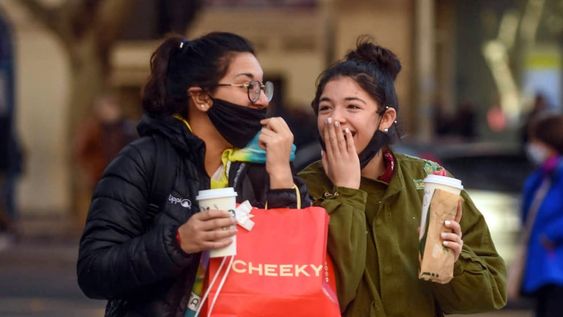 Muchos, generalmente sin mala intención, recaen en esta práctica que aumenta la vergüenza, la culpa y el rechazo. Foto: Mariana Villa / Los Andes