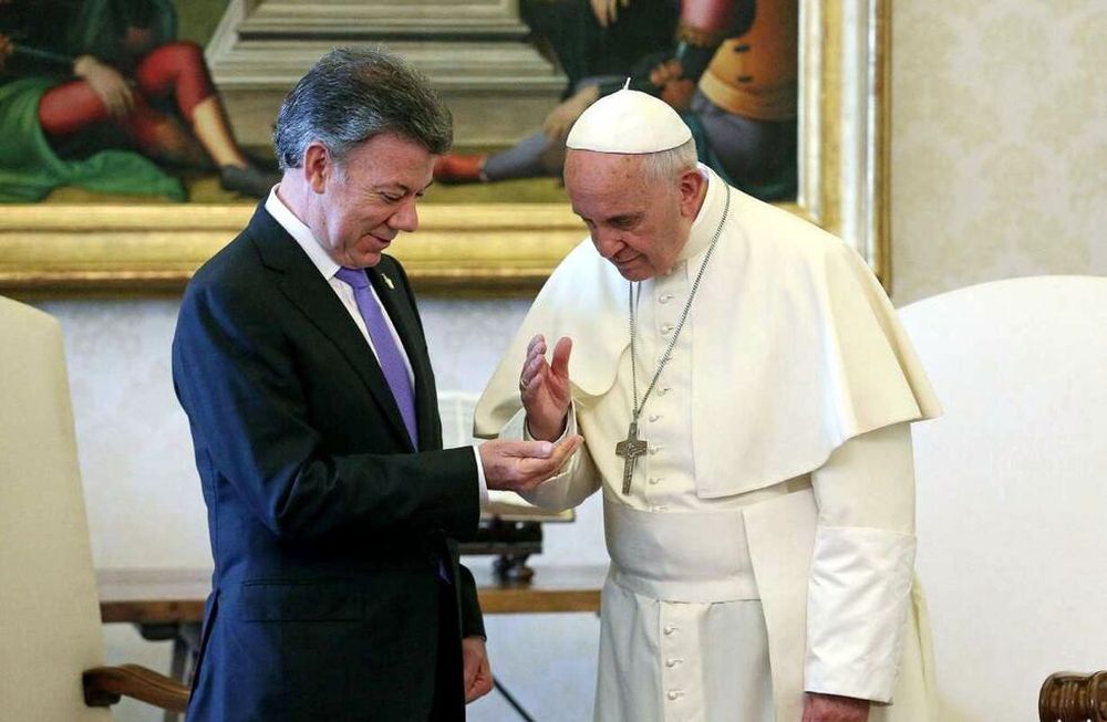Francisco ofrece ayuda para el proceso de paz en Colombia