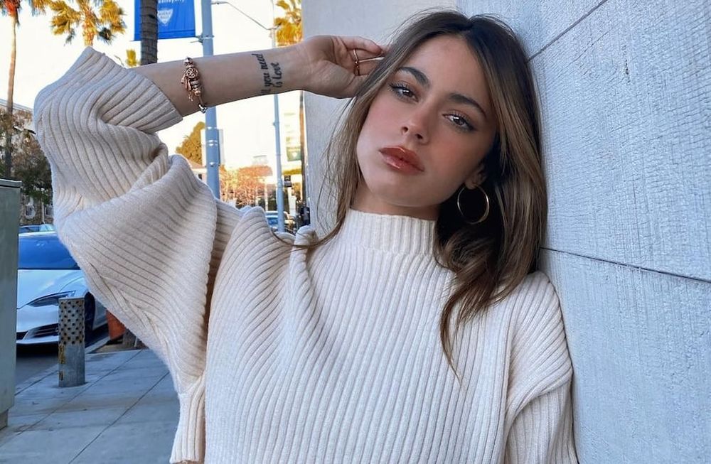 El frío otoñal no apaga la sensualidad de Tini Stoessel