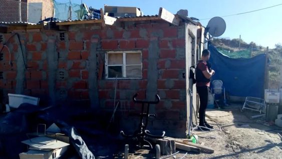 Se trata de Leila Micaela Ríos y fue aprehendida en su provincia por engañar a un hombre con una relación ficticia de más de tres años. Descubrieron que estaba cumpliendo con prisión domiciliaria.