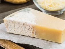 Estos trucos harán que tu queso no se descomponga en la heladera.
