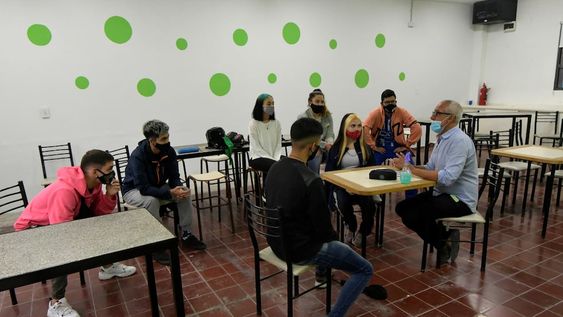 Distanciamiento. Los colegios deberán garantizar una cantidad de alumnos adecuada para garantizar la distancia social. Foto: Orlando Pelichotti / Los Andes.
