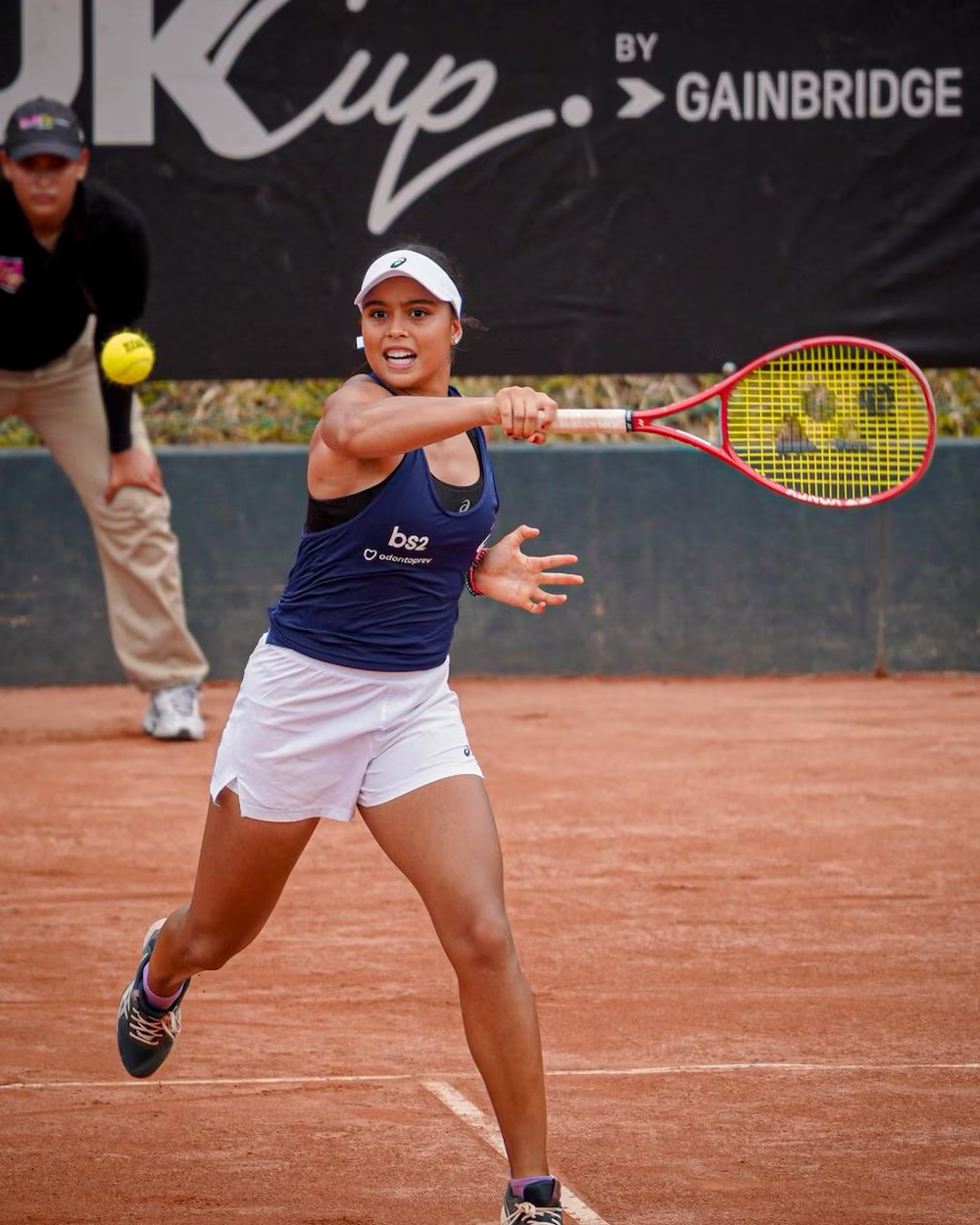 Con solo 16 años, Naná Leme da Silva, fue la gran figura de la jornada. La tenista brasilera se llevó todos los elogios.