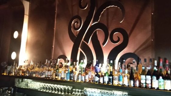 La coctelería Verne Club protagonizó el relato de un hecho ocurrido en sus instalaciones entre dos clientes, todo indicaría que esta situación es recurrente y han creado palabras secretas para evitar algún hecho peligroso con desconocidos.