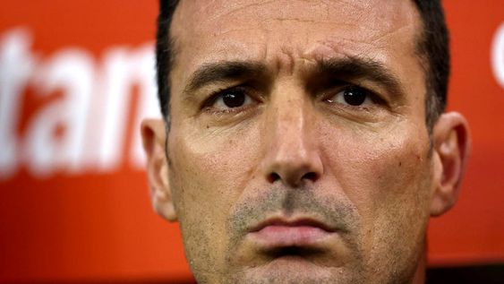 Fútbol - Copa América 2024 - Quarter final - Argentina contra Ecuador - NRG Stadium, Houston, Texas, Estados Unidos - 4 de julio de 2024 El entrenador argentino Lionel Scaloni antes del partido REUTERS/Agustin Marcarian