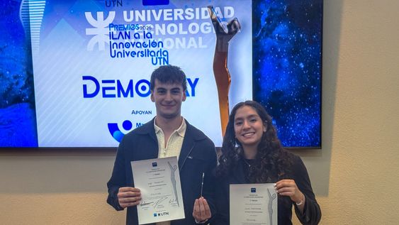 Alejo Palavecino y Lucía Domínguez, ambos con 22 años y estudiantes de 4to año de Ingeniería en Sistemas de Información en la Universidad Tecnológica Nacional (UTN), crearon FoxMind, un proyecto que acaba de obtener el primer puesto en el prestigioso Concurso ILAN a la Innovación Universitaria – UTN Demo Day.
