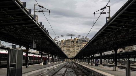 Dio a luz en un tren en París y el bebé tendrá pasajes gratis hasta los 25 años