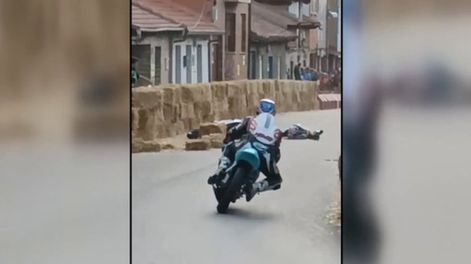 Accidente del piloto de Moto 3. Captura: Astorga
