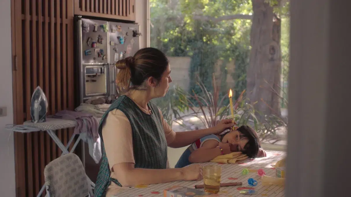 La película chilena que conquista en Netflix: un thriller psicológico entre una empleada y la niña que cuida