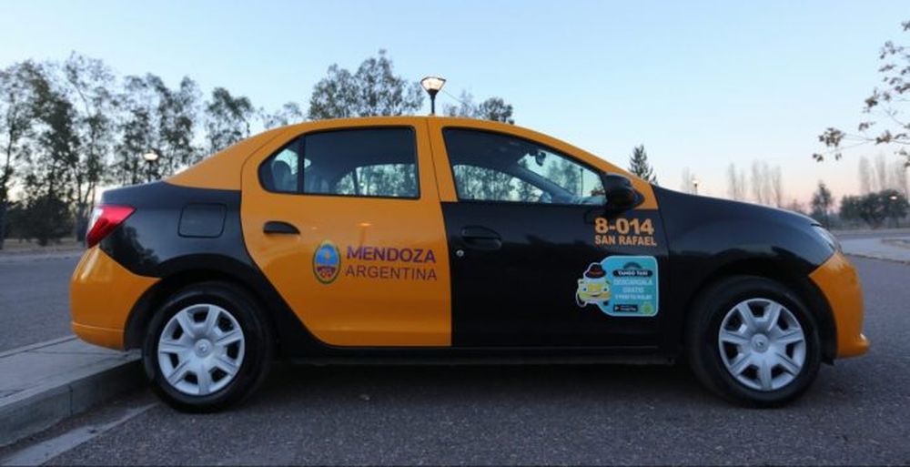 El Gobierno comenzó el concurso público para actualizar el servicio de taxis. Foto: Prensa Gob. de Mendoza