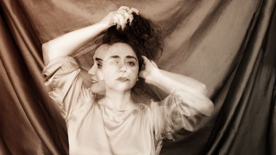 La cantautora mendocina regresa al Teatro Independencia para presentar parte de su nuevo disco y darle la despedida a sus anteriores trabajos.