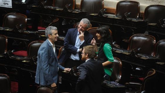 Diputados de Hacemos Coalición Federal en la sesión fallida por la movilidad jubilatoria (Foto: Federico López Claro)