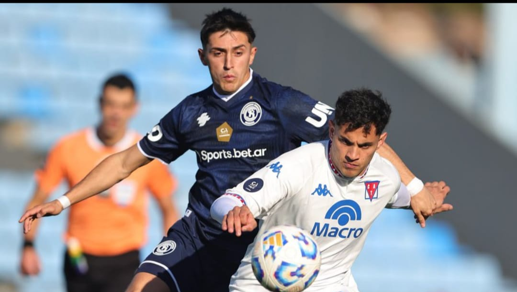 Con un gol convertido desde el punto de penal, por Luciano Gómez, a Lepra vence al Matador y se está metiendo en octavos de final.&nbsp;