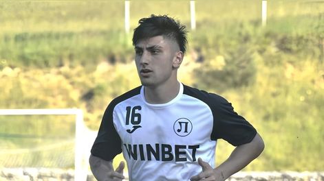 Politinopasó por Deportivo Maipú, el Tomba y la Lepra. Luego jugó en España yfinalmente recaló en la primera división búlgara. | Foto: gentileza