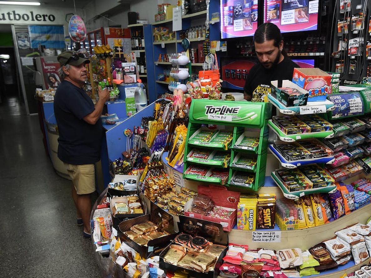 La Unión Kiosqueros de la República Argentina alertó sobre el inminente cierre de varios locales entre junio y julio. Gustavo Rogé / Los Andes
