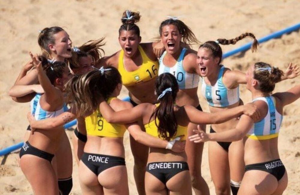 Las Kamikazes de oro olímpico festejaron con un particular cantito