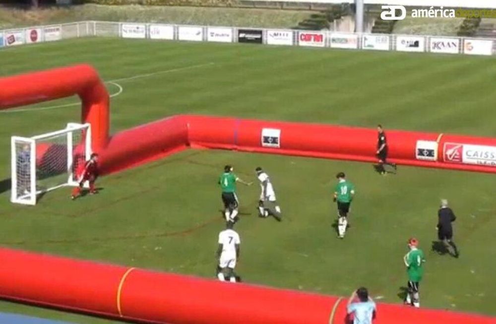 Mirá el golazo maradoniano de un jugador ciego
