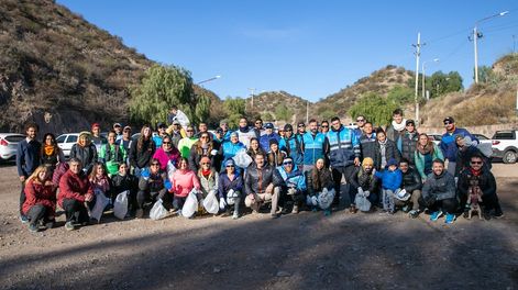 “Sin bolsas plásticas, montañas sostenibles” se realizó en el Parque Deportivo de Montaña