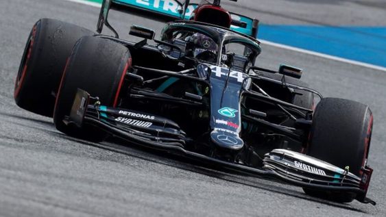 Lewis Hamilton volvió a marcar una pole en la F1