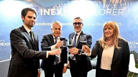 El embajador argentino en Francia, Ian Sielecki; el gobernador Alfredo Cornejo; el director general de Vinexposium, Rodolphe Lameyse; y la presidenta de ProMendoza, Patricia Giménez. (Prensa Gobierno de Mendoza)