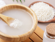 El agua de arroz tiene múltiples beneficios que tal vez desconozcas.&nbsp;