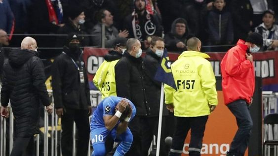 La violencia en el fútbol de Francia no para. Partido suspendido entre Lyon vs. Marsella. / Gentileza.