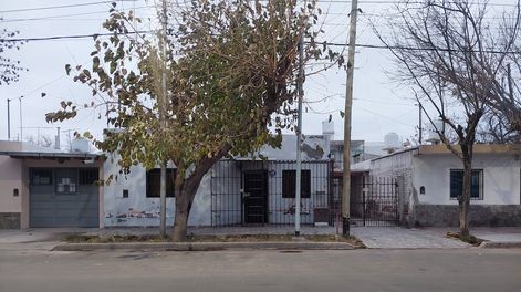 Los Andes | “Yoli” y “Coca” Sánchez vivían desde hacía años en el barrio Córdoba. Sus vecinos se mostraron conmocionados. | Foto: Los Andes
