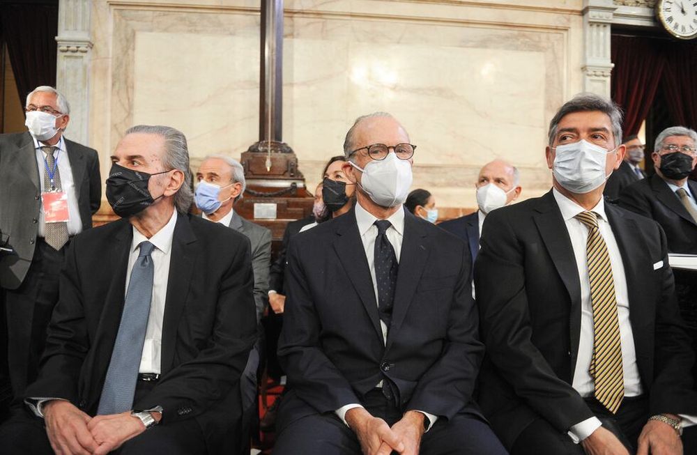 De izquierda a derecha: Juan Maqueda, Carlos Rosenkrantz y Horacio Rosatti. Los tres votos necesarios para que hoy Rosatti presida el máximo tribunal y el Consejo de la Magistratura. Foto Federico Lopez Claro