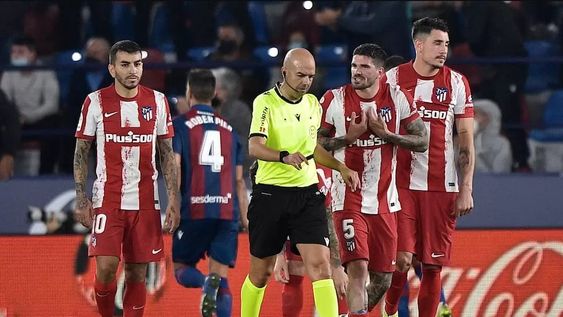 Al Colchonero le cobraron un penal en contra, a instancias del VAR, en los minutos finales del partido.