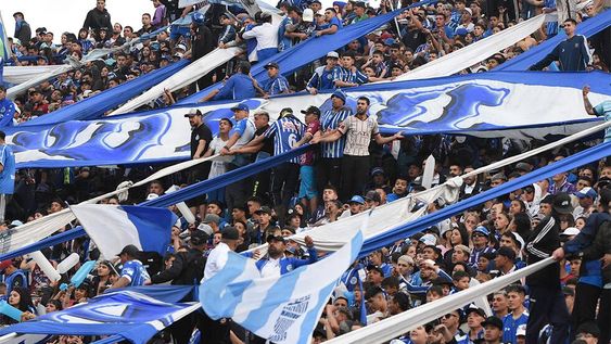 Godoy Cruz cayó por penales con Banfield y quedó eliminado de la Copa Argentina.  Su gente respondió con creces en la provincia de San Luis. / Mariana Villa (Los Andes).