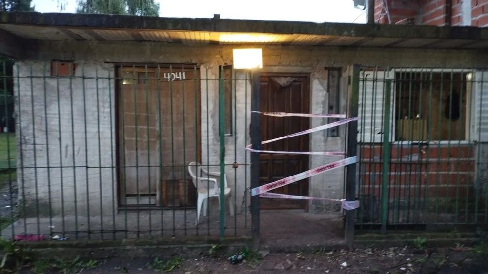 Crimen en La Plata: un muerto y dos personas heridas.