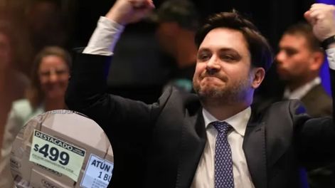 El legislador de la Ciudad de Buenos Aires festejó la notable baja en el precio del atún importado.