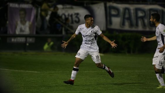 Fernández o cómo pegarle con chanfle al segundo palo