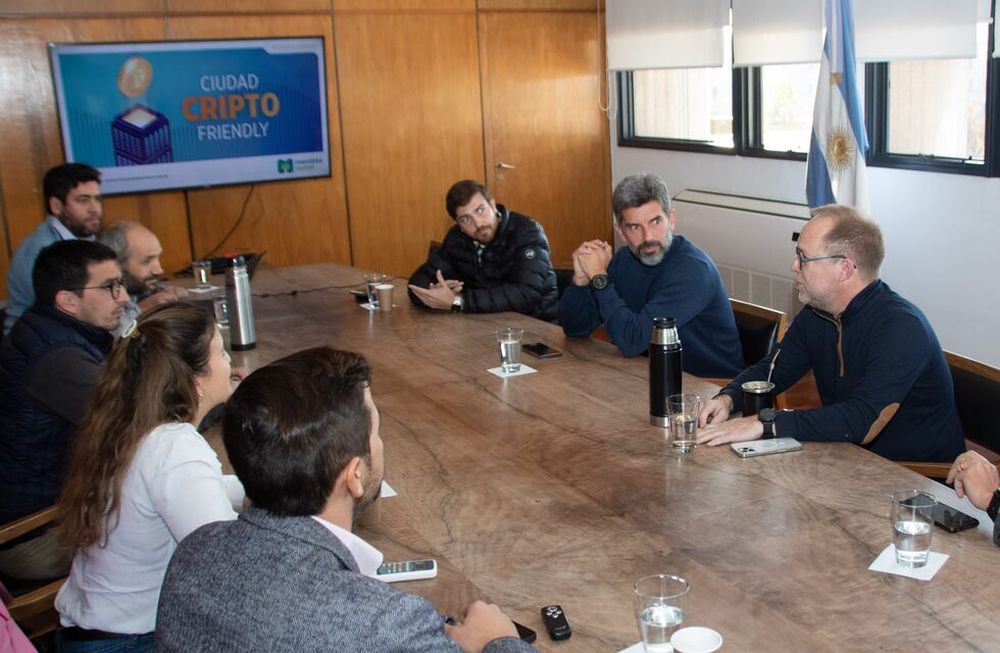 Ulpiano Suarez lideró una mesa de trabajo sobre nuevas tecnologías