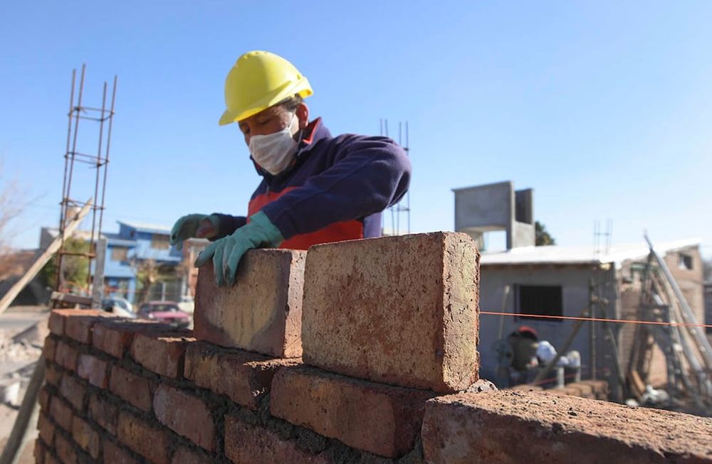 El Gobierno apuesta a la inversión pública y privada para fomentar la construcción. Hay un buen incentivo para la construcción de la primera vivienda. Foto José Gutierrez / Los Andes