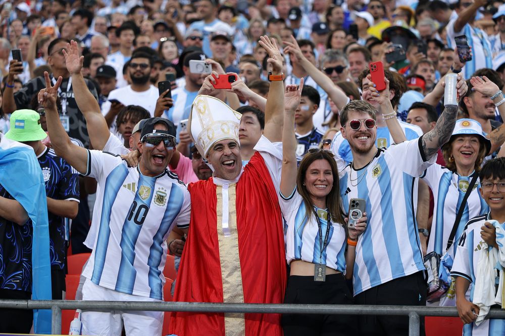 El color de los hinchas de la Selección Argentina ante Suiza
