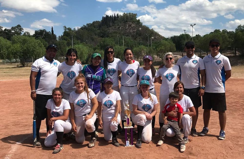 Las Lobas, campeonas del Torneo Vendimia 2018.