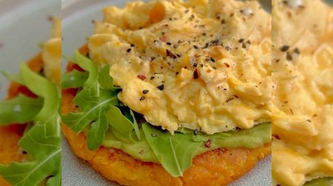 Dieta sin harina: cómo hacer un pan de calabaza y queso, sin horno y en minutos